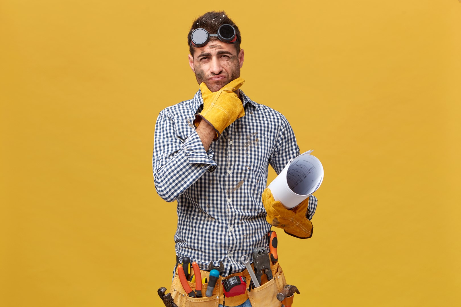 incompetent looking contractor
