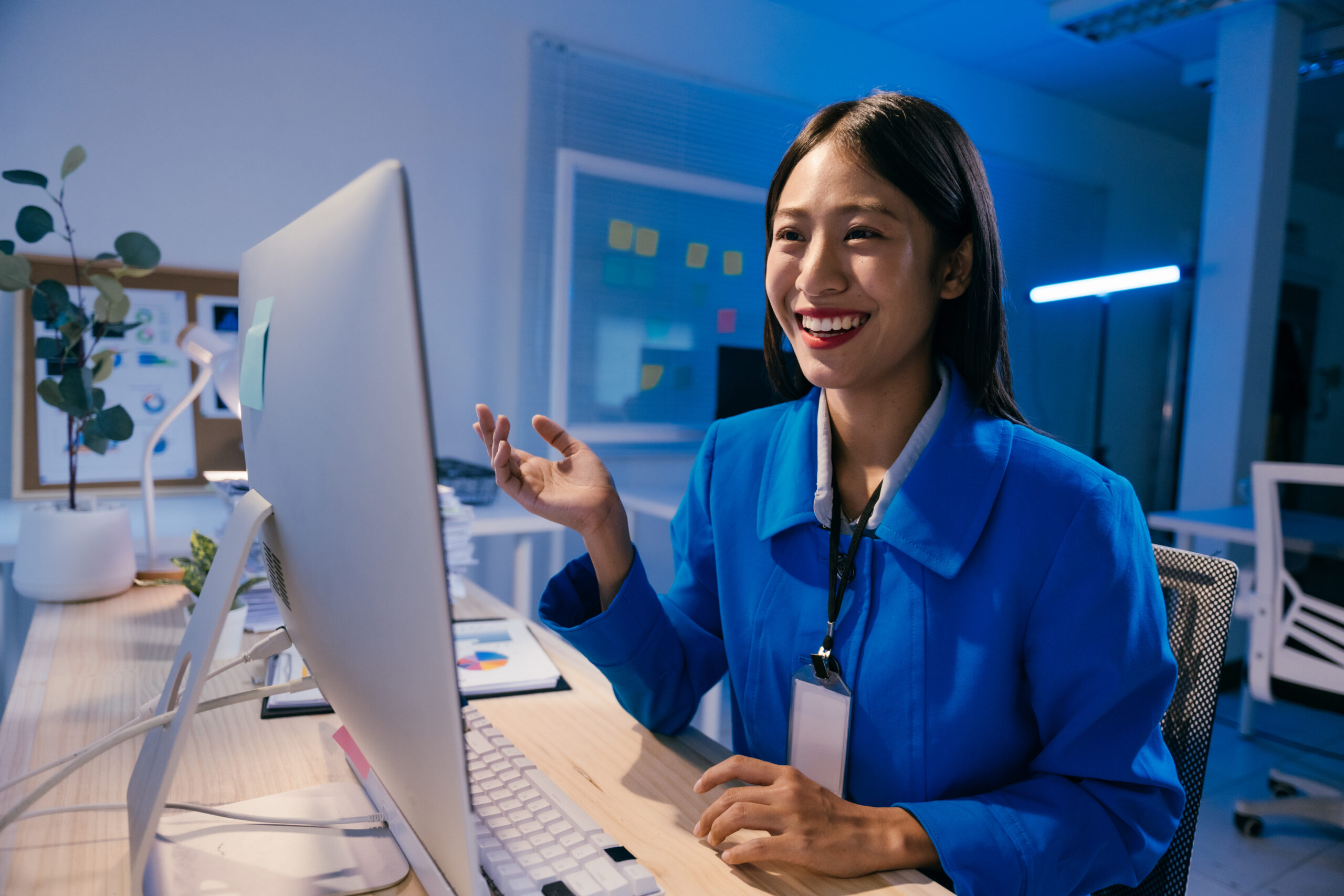 woman leading virtual training on computer